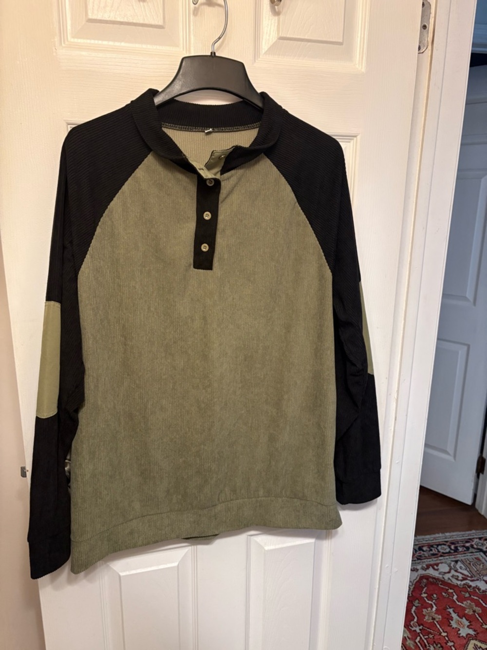 Men's Olive Green and Black Long-Sleeve Henley
